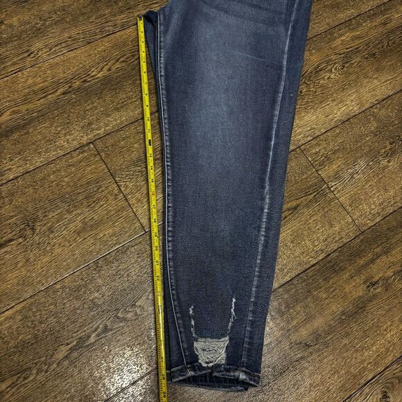 (161)Distressed Skinny Jeans - Picture 7 of 10